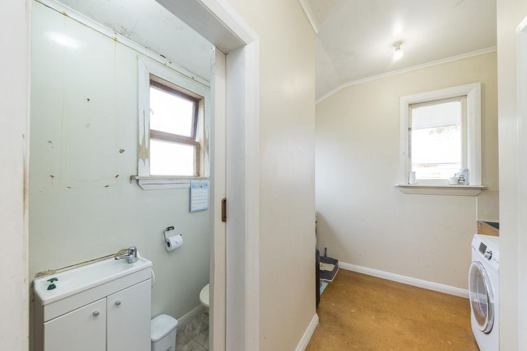 Photo of property in 10 Stewart Crescent, Hokowhitu, Palmerston North, 4410