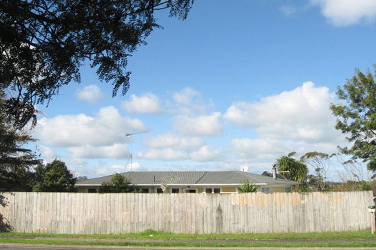 Photo of property in 130 Ennis Avenue, Pakuranga Heights, Auckland, 2010