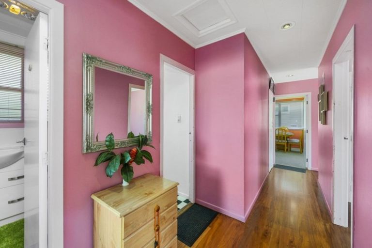 Photo of property in 50 Montreal Grove, Kingston, Wellington, 6021