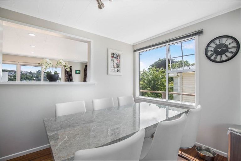 Photo of property in 45 Turville Crescent, Newlands, Wellington, 6037