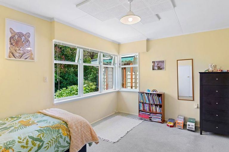 Photo of property in 2 Tui Crescent, Waikanae, 5036