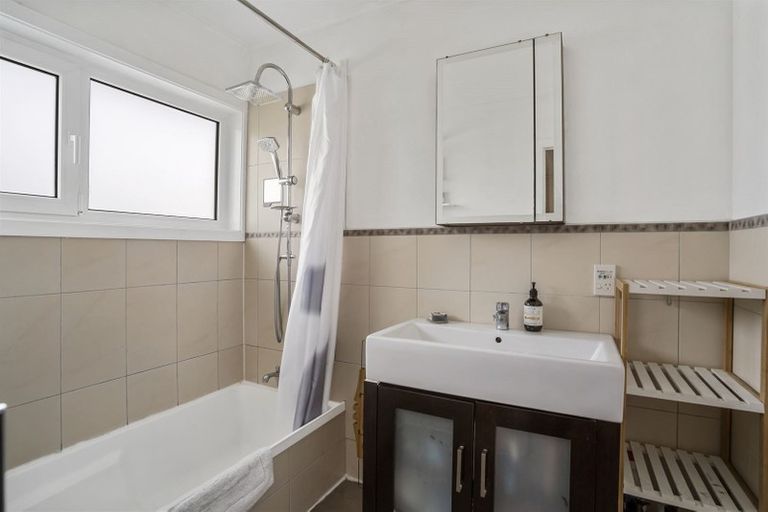 Photo of property in 52a Patons Road, Howick, Auckland, 2014