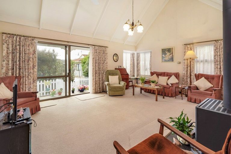 Photo of property in 2/4 Byron Place, Stoke, Nelson, 7011