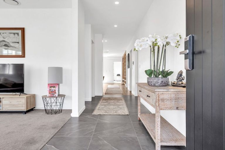 Photo of property in 9 Puruatanga Drive, Flat Bush, Auckland, 2019