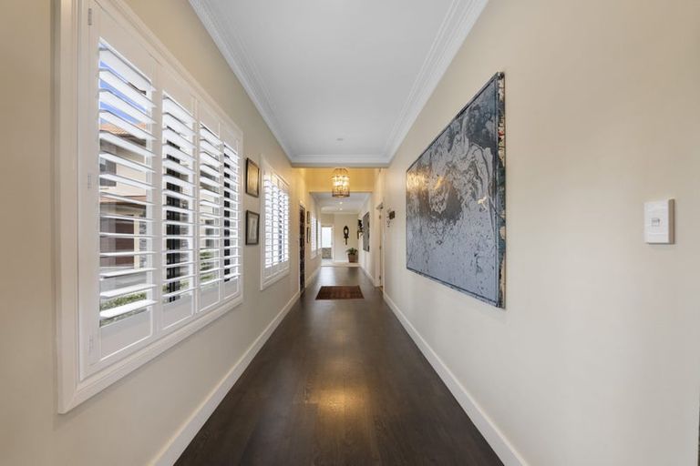 Photo of property in 12 Veale Road, Frankleigh Park, New Plymouth, 4310