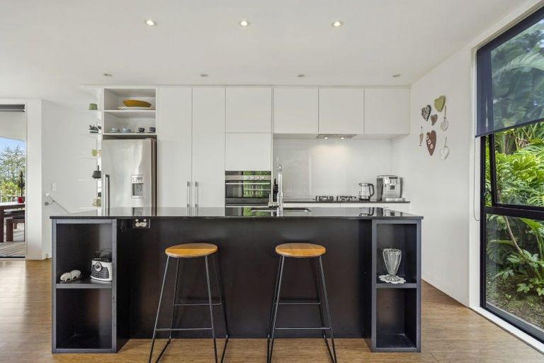 Photo of property in 15b Verran Road, Birkenhead, Auckland, 0626