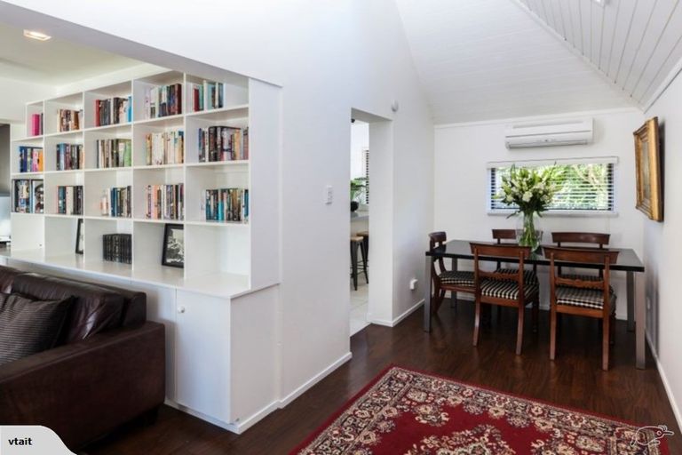 Photo of property in 94b Aikmans Road, Merivale, Christchurch, 8014