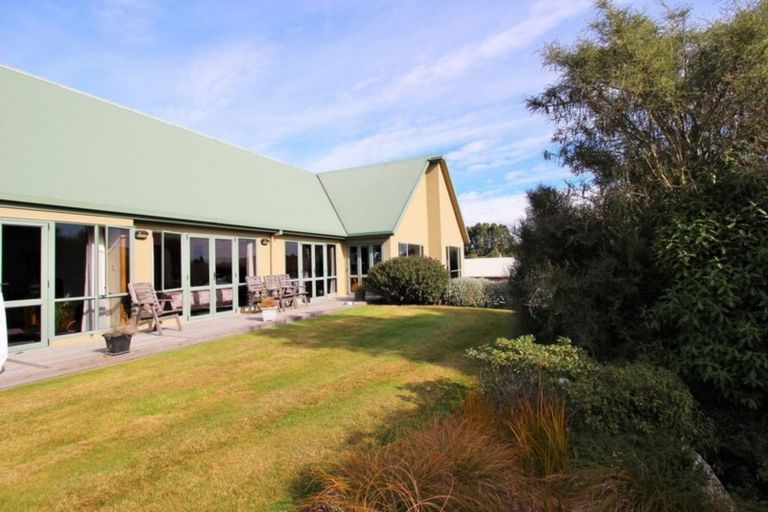 Photo of property in 12 Grove Avenue, Weston, Oamaru, 9401