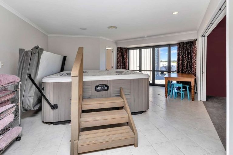 Photo of property in 12 Pyle Road East, Ruakaka, 0171