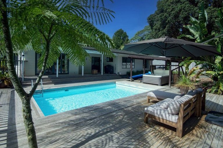 Photo of property in 136 Landing Road, Kerikeri, 0230