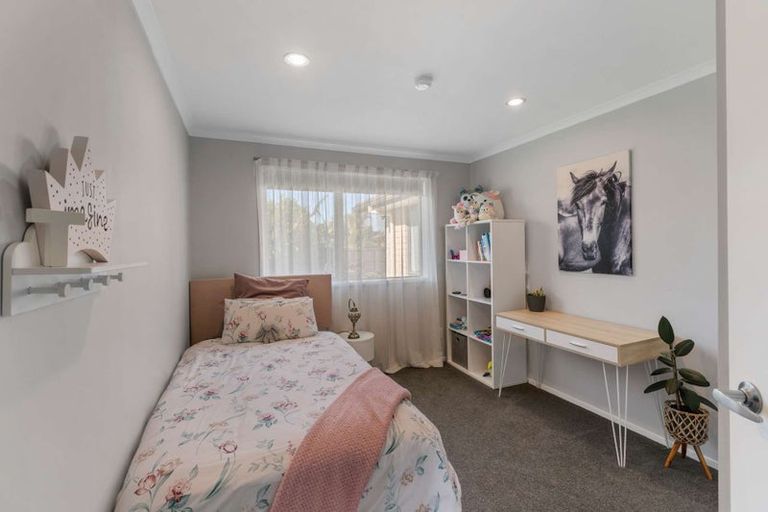 Photo of property in 44 Ripple Grove, Waiuku, 2123