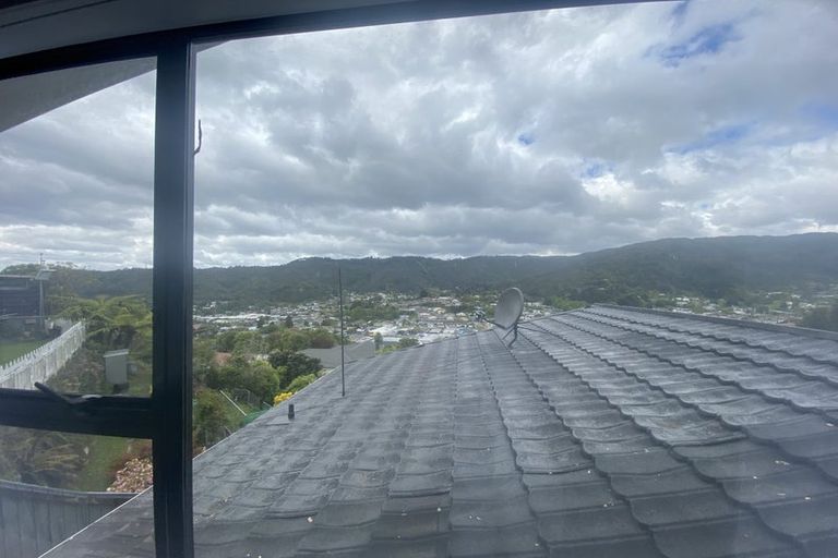 Photo of property in 15b Gribble Grove, Stokes Valley, Lower Hutt, 5019