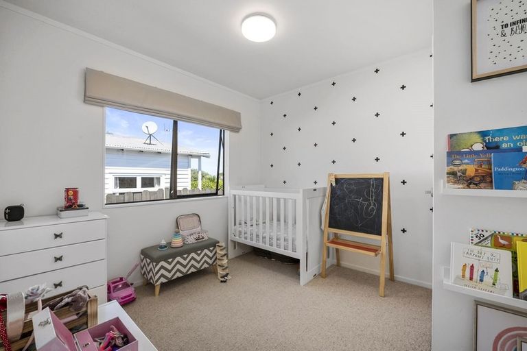 Photo of property in 1/1 Evan Street, Belmont, Auckland, 0622