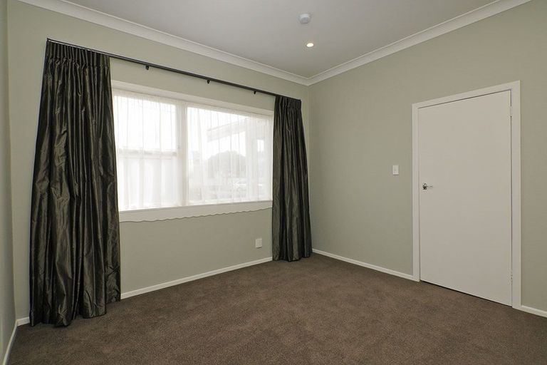 Photo of property in 2 Collins Street, Petone, Lower Hutt, 5012