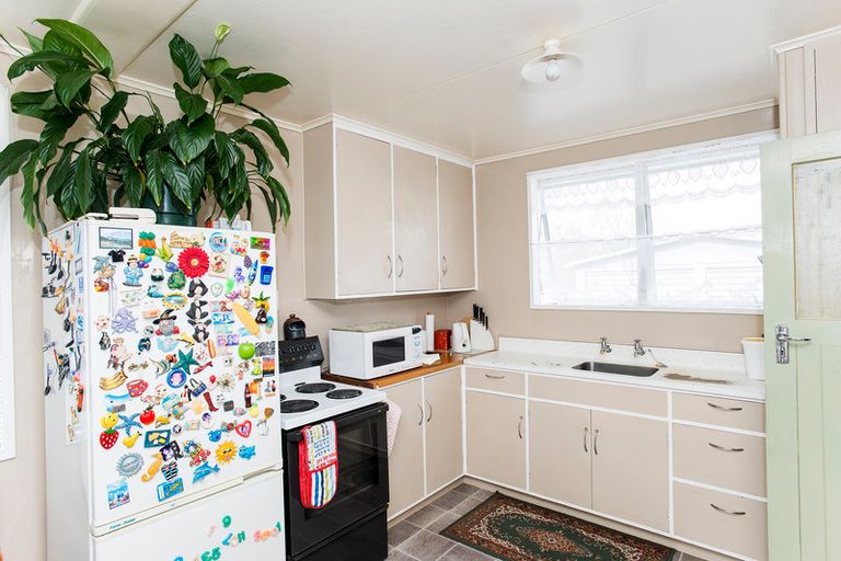 Photo of property in 11 Park Road, Patutahi, Gisborne, 4072