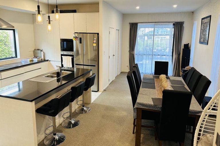 Photo of property in 10 Sophie Lane, Henderson, Auckland, 0612