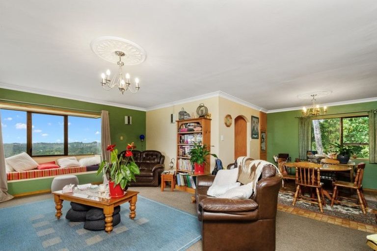 Photo of property in 31b Bush Road, Waiatarua, Auckland, 0604