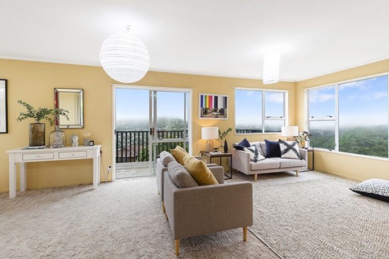 Photo of property in 1 Chequers Way, Crofton Downs, Wellington, 6035