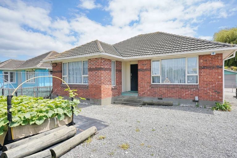 Photo of property in 171 Wainoni Road, Avondale, Christchurch, 8061