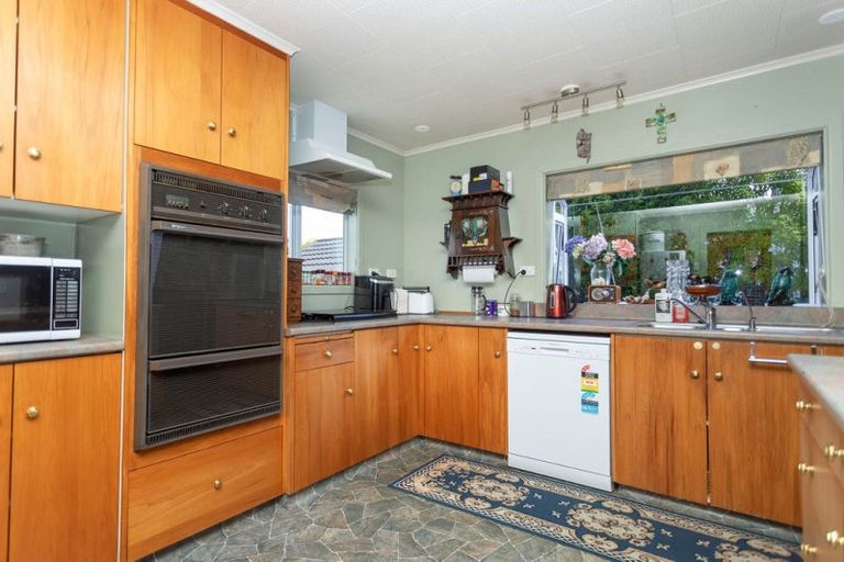 Photo of property in 21 Chamberlain Street, Dannevirke, 4930
