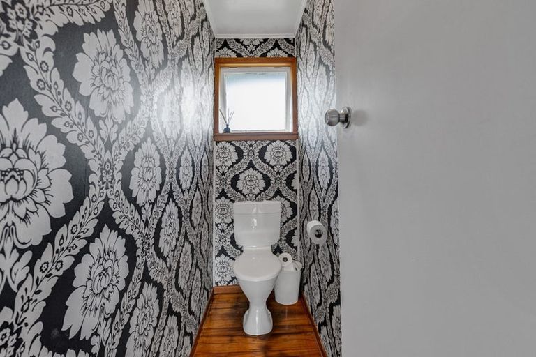 Photo of property in 28 Old South Road, Okato, 4335