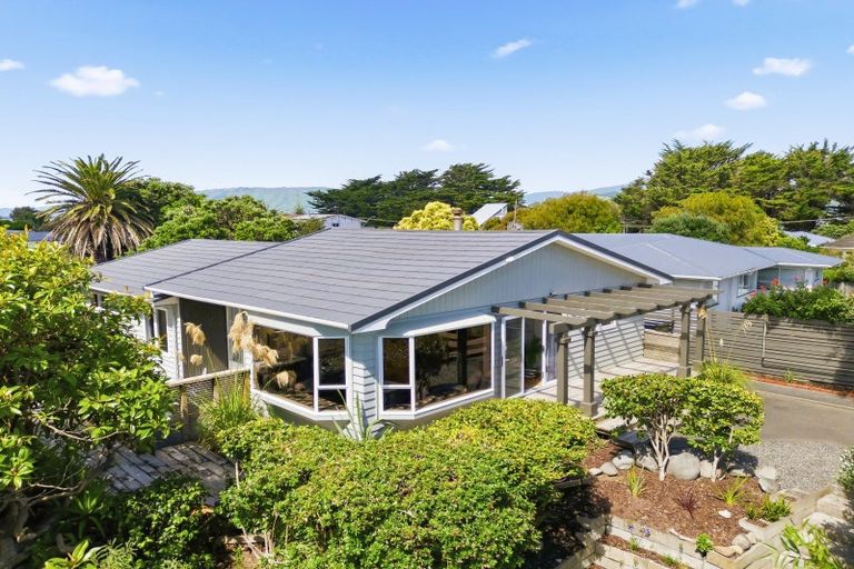 Photo of property in 7 Whyte Street, Paraparaumu Beach, Paraparaumu, 5032