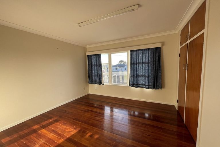 Photo of property in 377 East Coast Road, Mairangi Bay, Auckland, 0630