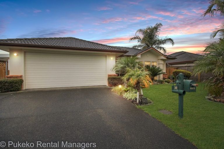 Photo of property in 38 Belfry Place, Wattle Downs, Auckland, 2103