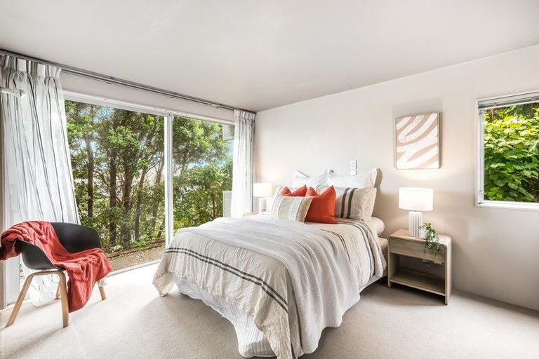 Photo of property in 124 Townsend Road, Miramar, Wellington, 6022