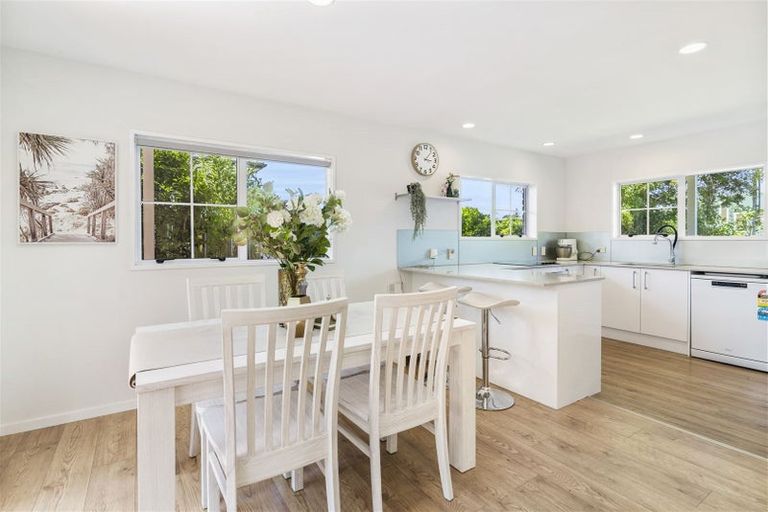 Photo of property in 1/71 Wellington Street, Howick, Auckland, 2014