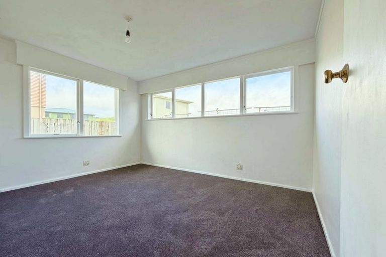 Photo of property in 5-7 Hazard Grove, Cannons Creek, Porirua, 5024