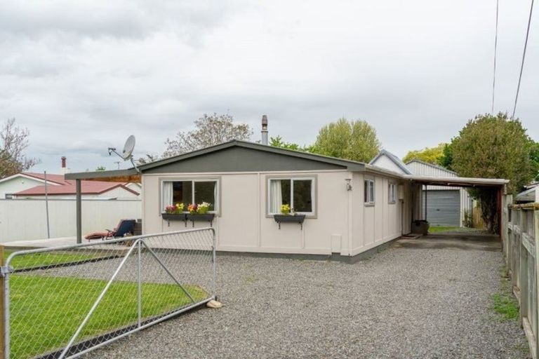 Photo of property in 1 Kempton Street, Greytown, 5712