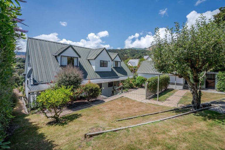 Photo of property in 16 Aylmers Valley Road, Akaroa, 7520