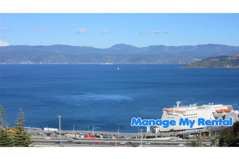 Photo of property in 2/82 Barnard Street, Wadestown, Wellington, 6012