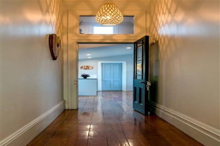 Photo of property in 8 Sale Street, Napier South, Napier, 4110