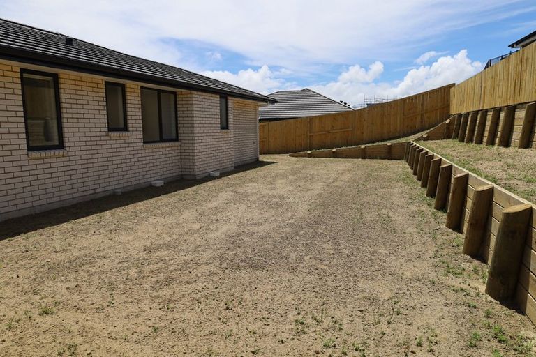 Photo of property in 8 Herring Place, Omokoroa, 3114