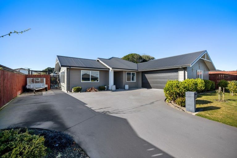 Photo of property in 22 Dreaver Drive, Waitara, 4320