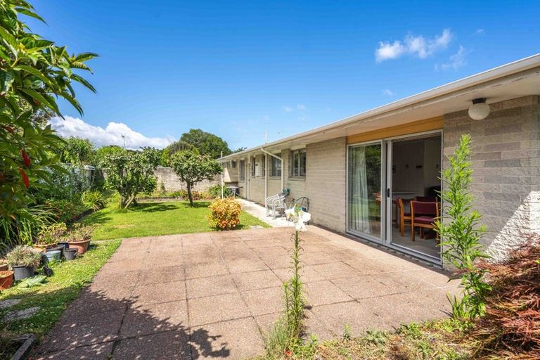 Photo of property in 2 Paretai Grove, Waikanae, 5036