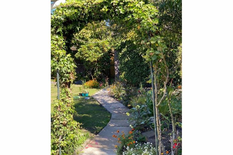 Photo of property in 2/37 Karnak Crescent, Russley, Christchurch, 8042