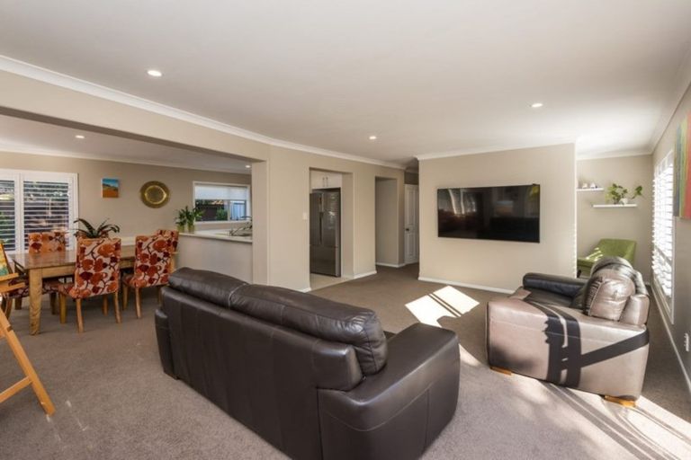 Photo of property in 2 Seclusion Lane, Parklands, Christchurch, 8083