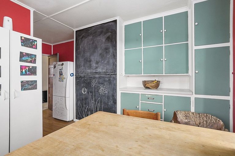 Photo of property in 33 Upham Terrace, Roslyn, Palmerston North, 4414