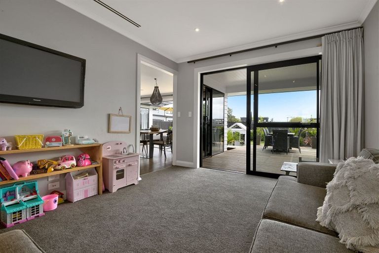 Photo of property in 9 Kauri Grove Drive, Kumeu, 0810