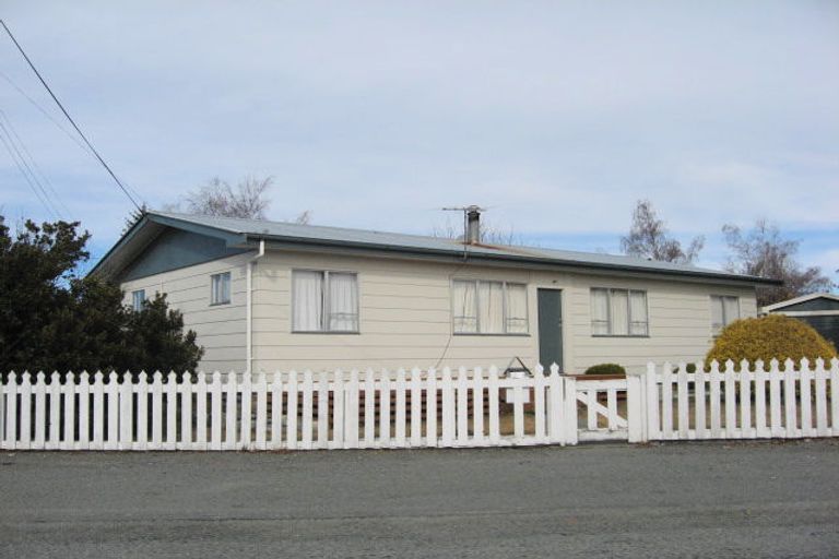 Photo of property in 9 Cass Crescent, Twizel, 7901