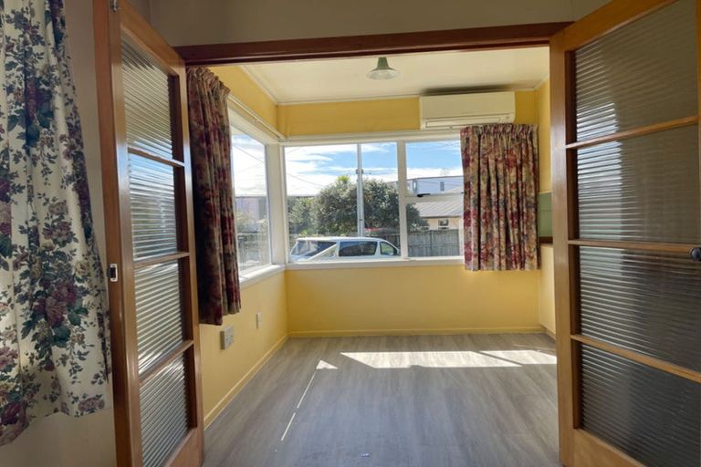 Photo of property in 200 Lake Road, Northcote, Auckland, 0627