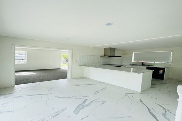 Photo of property in 58 Grimseys Road, Redwood, Christchurch, 8051