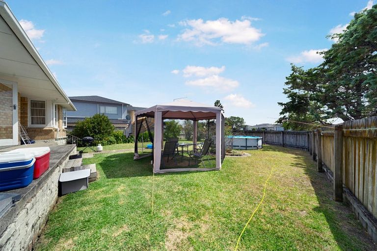Photo of property in 4134 Great North Road, Glendene, Auckland, 0602