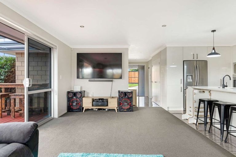 Photo of property in 1 Puketi Lane, Waiuku, 2123