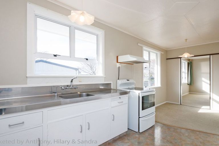 Photo of property in 28 Birmingham Street, Takaro, Palmerston North, 4412