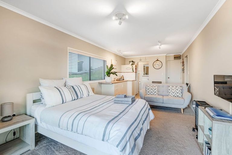 Photo of property in 39 Merehai Place, Snells Beach, 0920