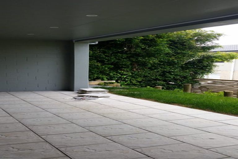 Photo of property in 9a Gwenand Place, Botany Downs, Auckland, 2010